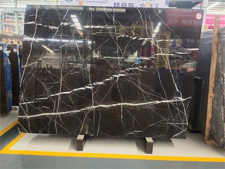 Marbre marró Marquina