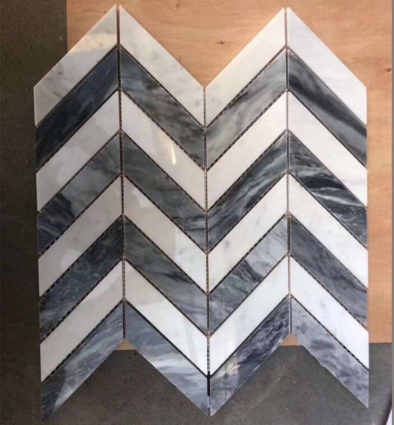 Mosaic de pedra d'espina de peix gris