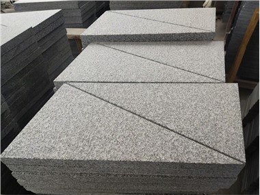 Paviment de granit flamejat