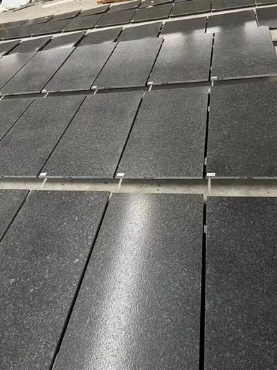 Granit de pell negra d'Angola