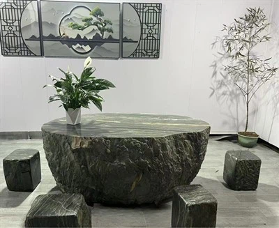 Taula de pedra verda