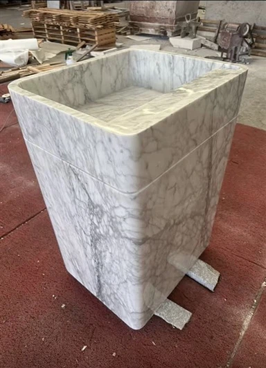 Pica de pedestal de marbre blanc